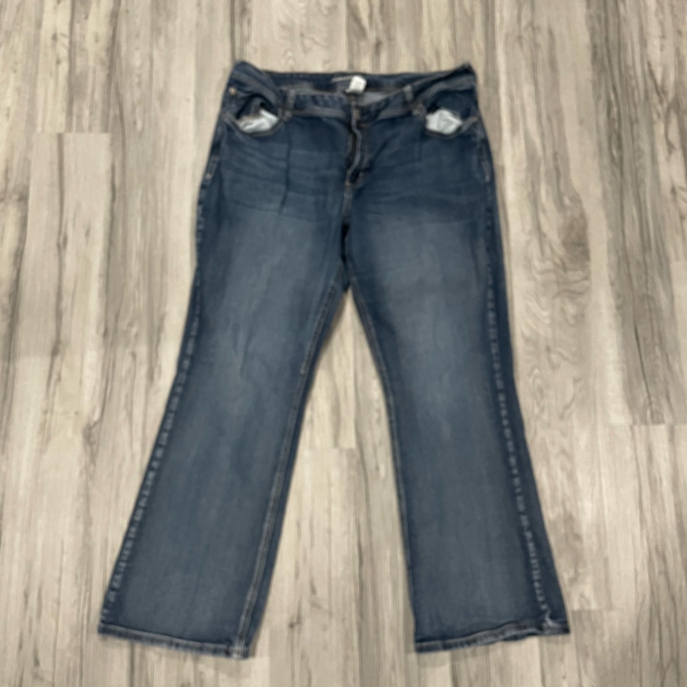 Flare Cut Jean